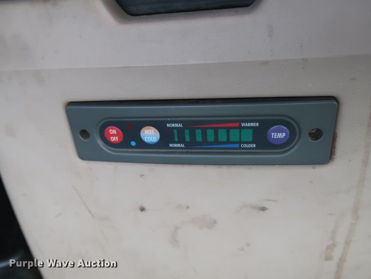 image for item DJ2410 2016 Gleaner S97 Super Series  combine