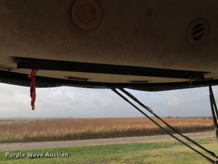 image for item DJ2410 2016 Gleaner S97 Super Series  combine