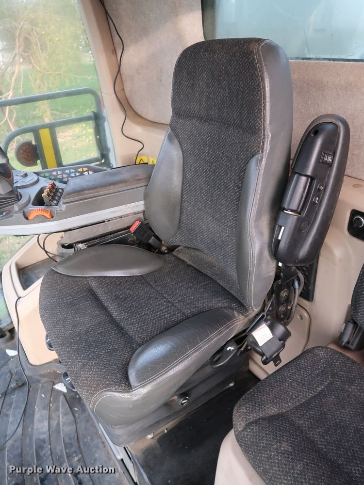 image for item DJ2410 2016 Gleaner S97 Super Series  combine