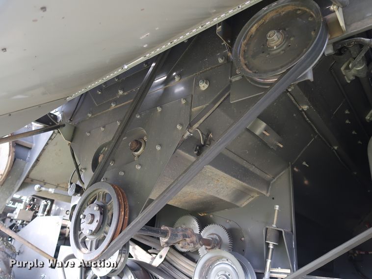 image for item DJ2410 2016 Gleaner S97 Super Series  combine