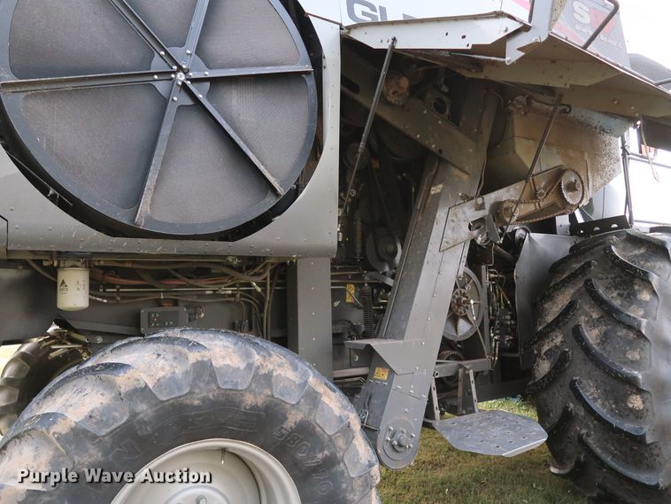 image for item DJ2410 2016 Gleaner S97 Super Series  combine