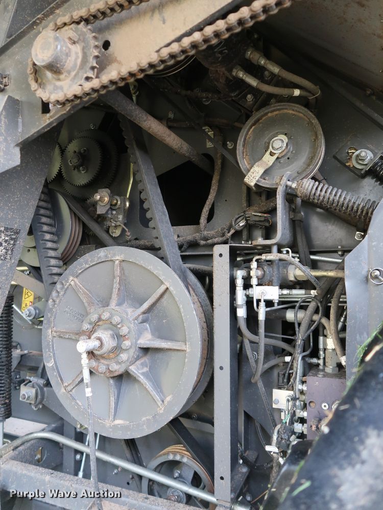 image for item DJ2410 2016 Gleaner S97 Super Series  combine