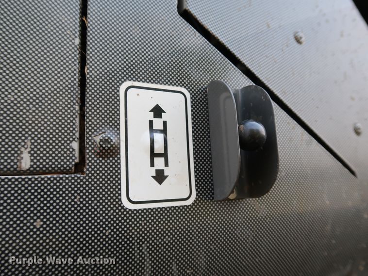 image for item DJ2410 2016 Gleaner S97 Super Series  combine