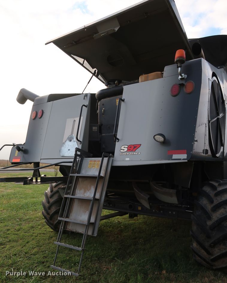 image for item DJ2410 2016 Gleaner S97 Super Series  combine
