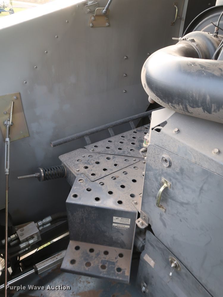 image for item DJ2410 2016 Gleaner S97 Super Series  combine