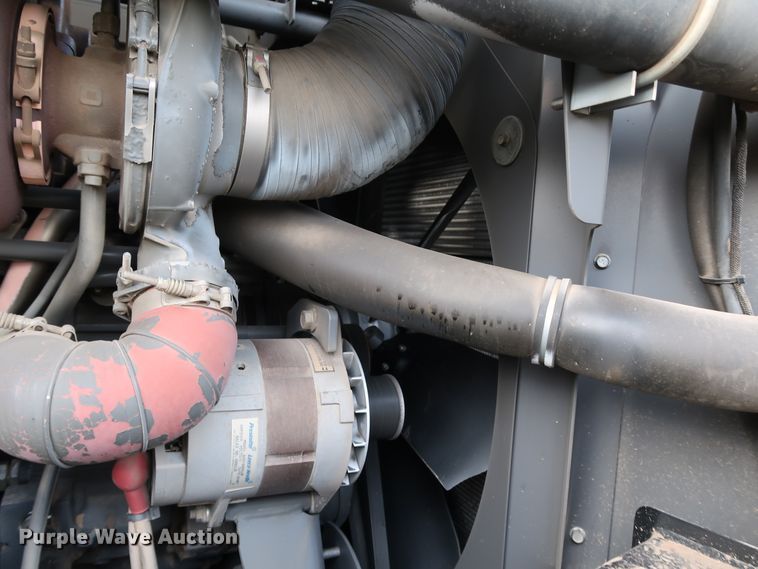 image for item DJ2410 2016 Gleaner S97 Super Series  combine