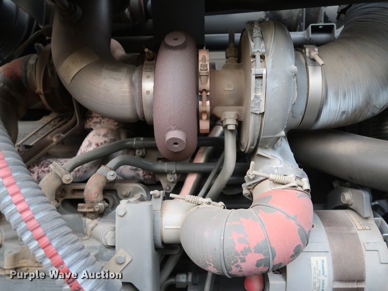 image for item DJ2410 2016 Gleaner S97 Super Series  combine