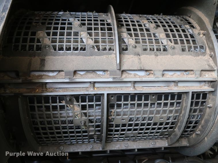 image for item DJ2410 2016 Gleaner S97 Super Series  combine