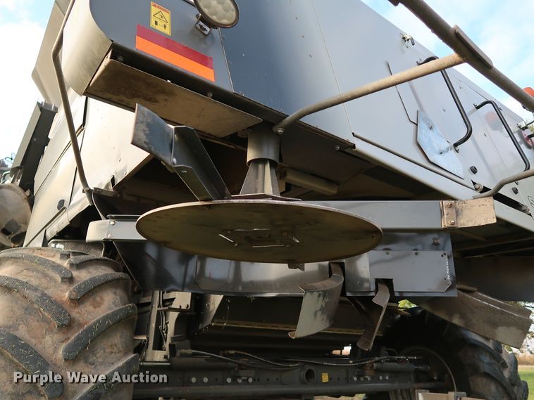 image for item DJ2410 2016 Gleaner S97 Super Series  combine