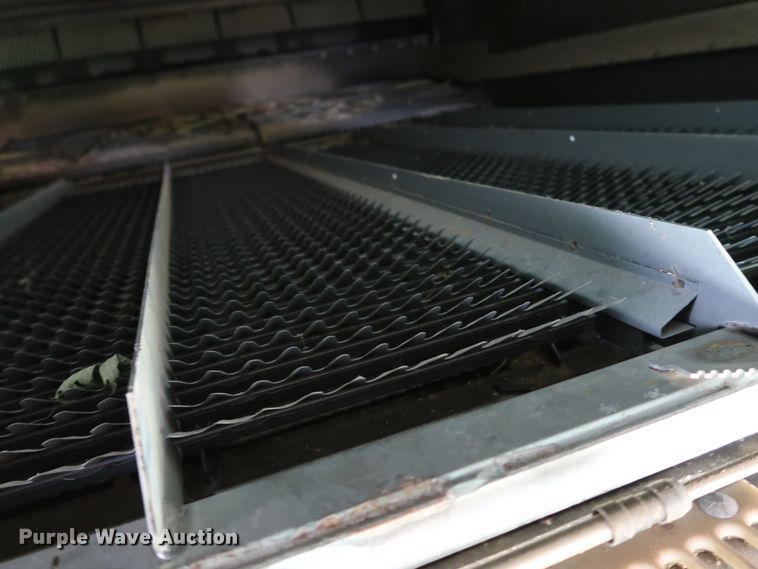 image for item DJ2410 2016 Gleaner S97 Super Series  combine