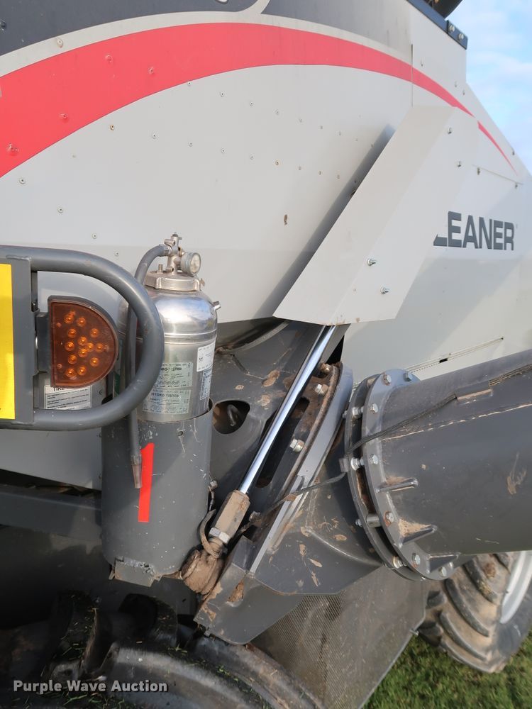 image for item DJ2410 2016 Gleaner S97 Super Series  combine