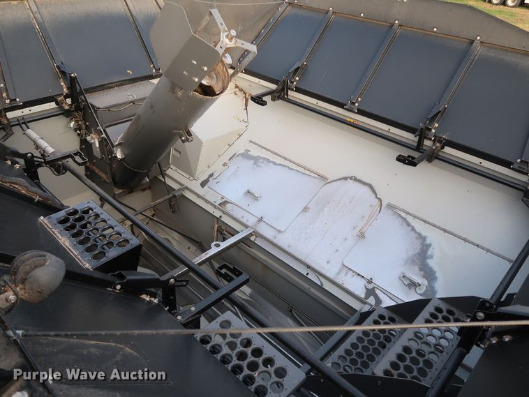 image for item DJ2410 2016 Gleaner S97 Super Series  combine