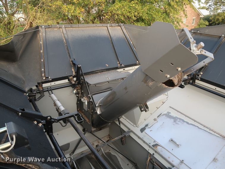 image for item DJ2410 2016 Gleaner S97 Super Series  combine