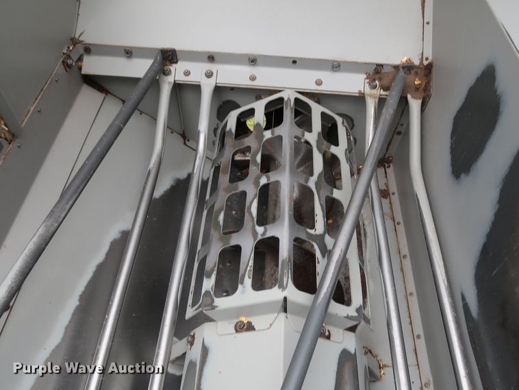 image for item DJ2410 2016 Gleaner S97 Super Series  combine