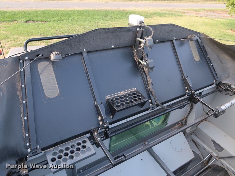 image for item DJ2410 2016 Gleaner S97 Super Series  combine