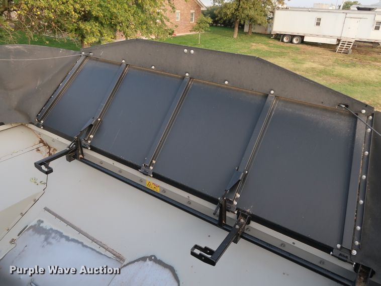 image for item DJ2410 2016 Gleaner S97 Super Series  combine