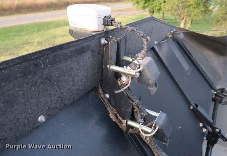 image for item DJ2410 2016 Gleaner S97 Super Series  combine