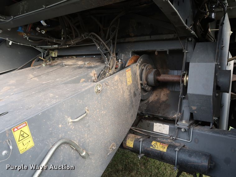 image for item DJ2410 2016 Gleaner S97 Super Series  combine