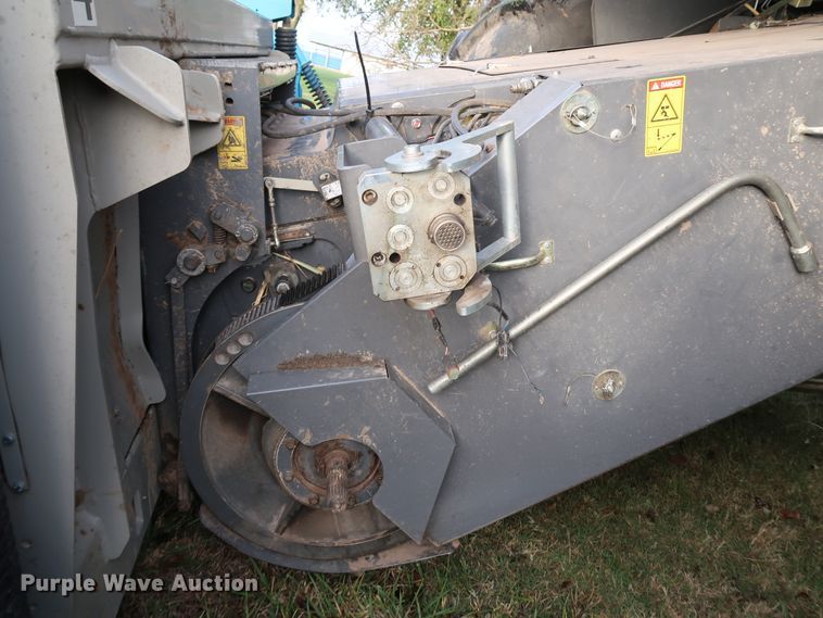 image for item DJ2410 2016 Gleaner S97 Super Series  combine