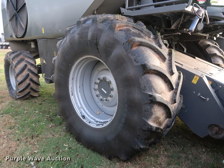 image for item DJ2410 2016 Gleaner S97 Super Series  combine