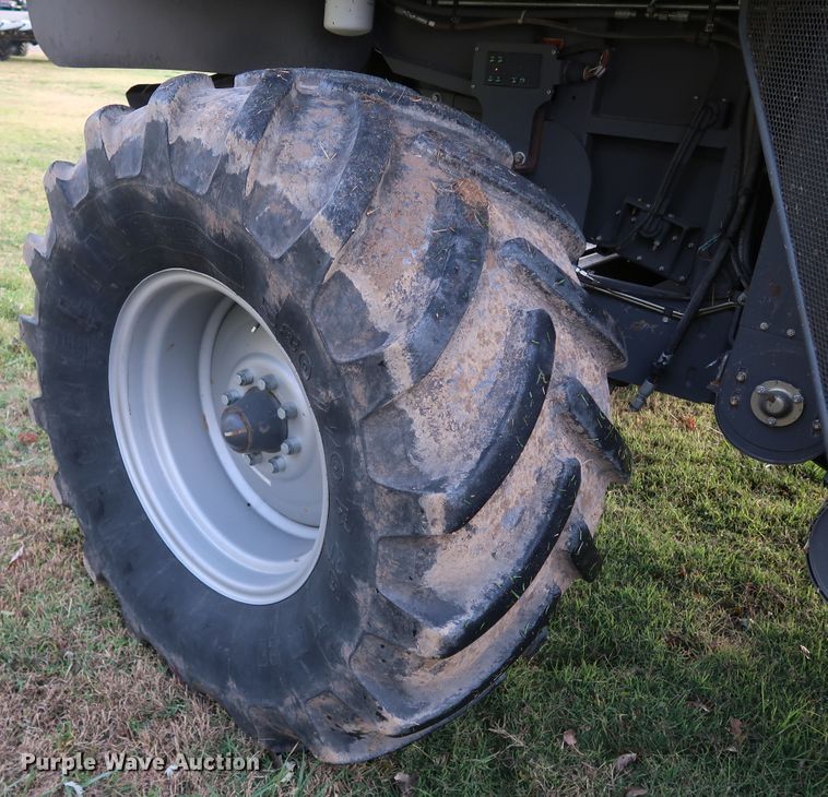 image for item DJ2410 2016 Gleaner S97 Super Series  combine