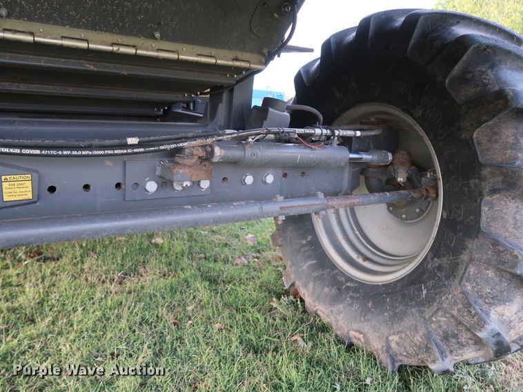 image for item DJ2410 2016 Gleaner S97 Super Series  combine