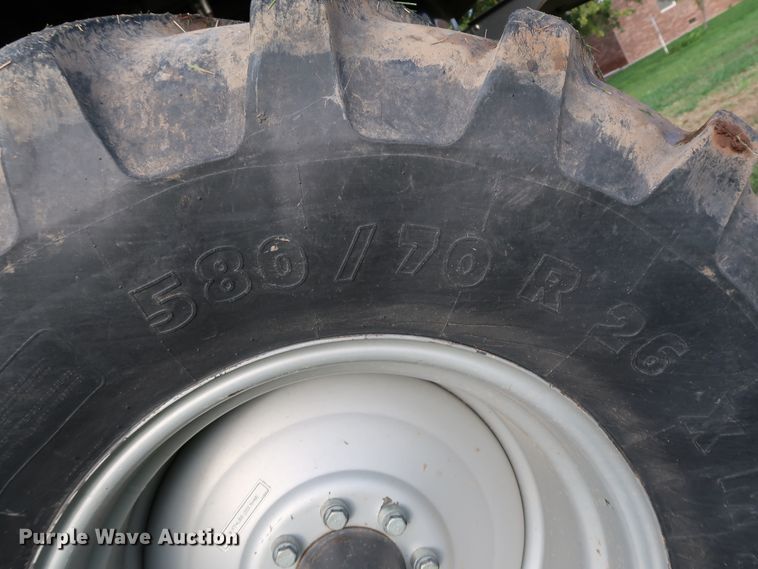 image for item DJ2410 2016 Gleaner S97 Super Series  combine