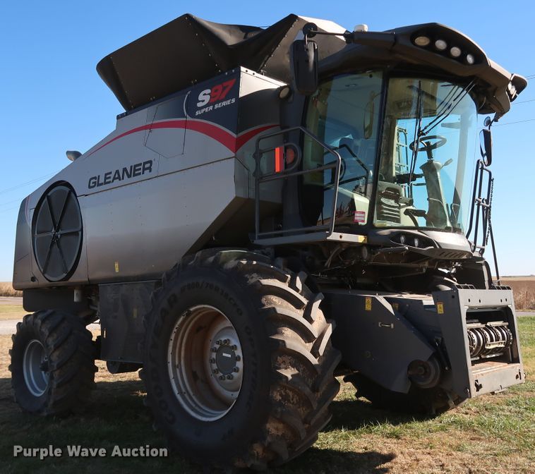 image for item DJ2411 2016 Gleaner S97 Super Series  combine
