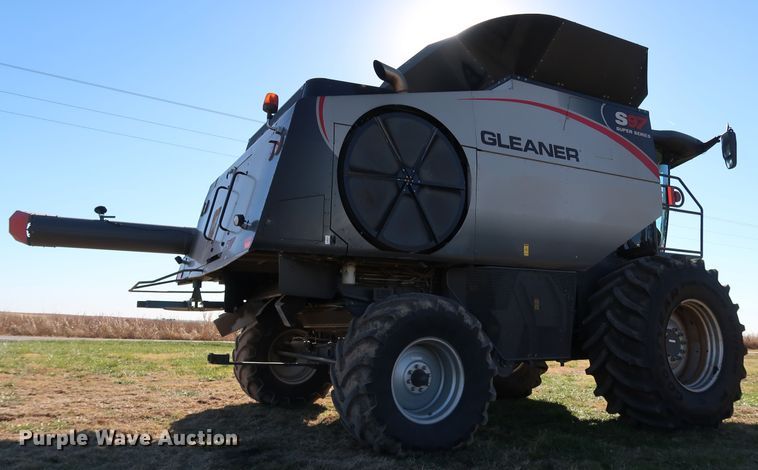 image for item DJ2411 2016 Gleaner S97 Super Series  combine