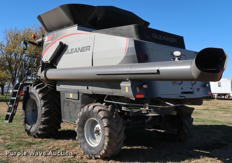image for item DJ2411 2016 Gleaner S97 Super Series  combine