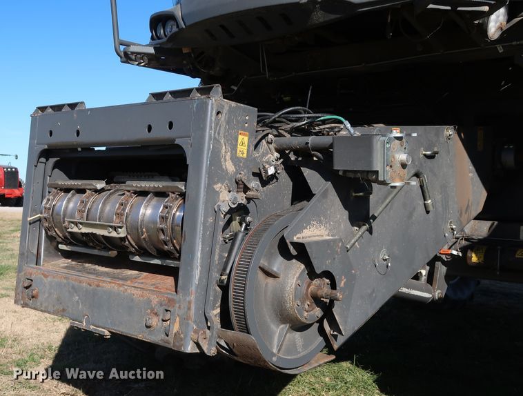 image for item DJ2411 2016 Gleaner S97 Super Series  combine