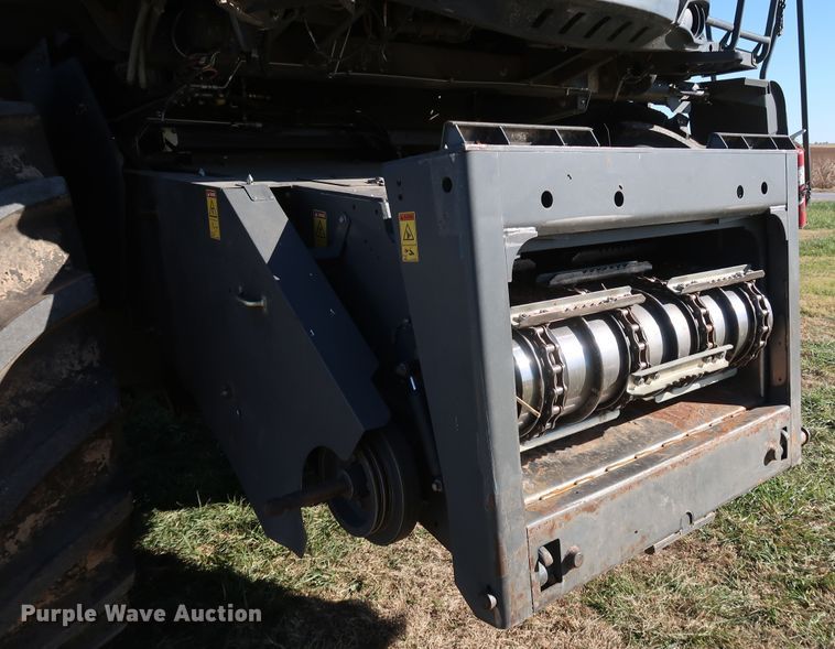 image for item DJ2411 2016 Gleaner S97 Super Series  combine