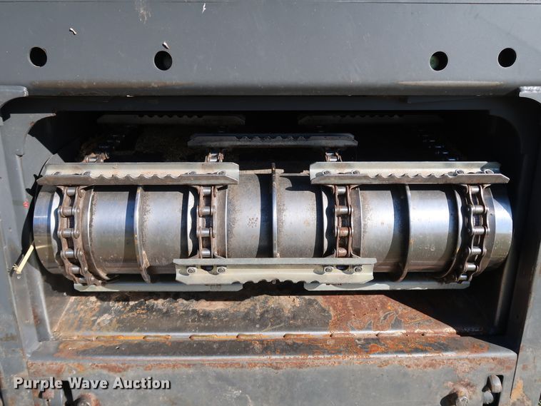 image for item DJ2411 2016 Gleaner S97 Super Series  combine