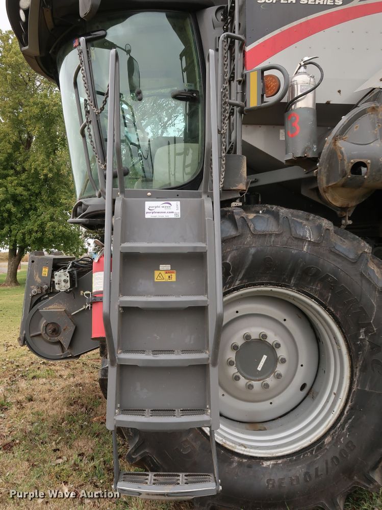 image for item DJ2411 2016 Gleaner S97 Super Series  combine