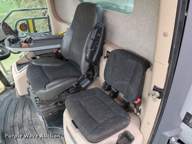 image for item DJ2411 2016 Gleaner S97 Super Series  combine