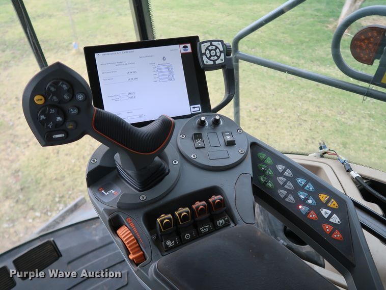 image for item DJ2411 2016 Gleaner S97 Super Series  combine