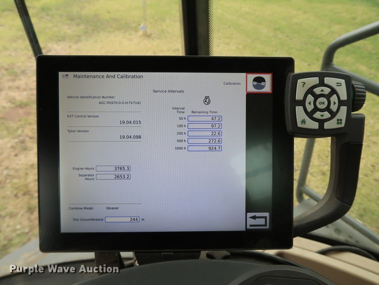 image for item DJ2411 2016 Gleaner S97 Super Series  combine