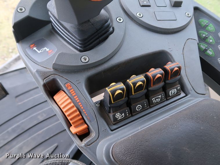 image for item DJ2411 2016 Gleaner S97 Super Series  combine