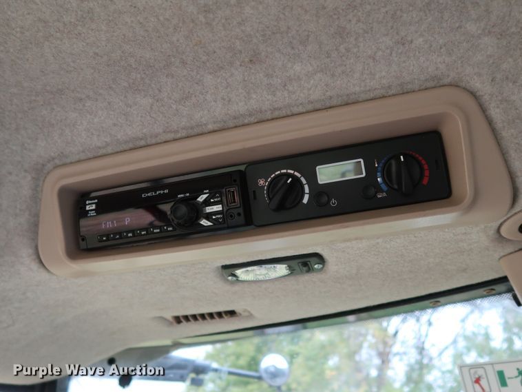 image for item DJ2411 2016 Gleaner S97 Super Series  combine