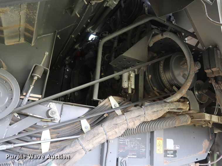 image for item DJ2411 2016 Gleaner S97 Super Series  combine