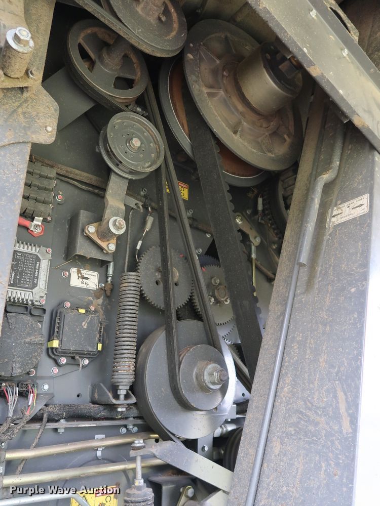 image for item DJ2411 2016 Gleaner S97 Super Series  combine