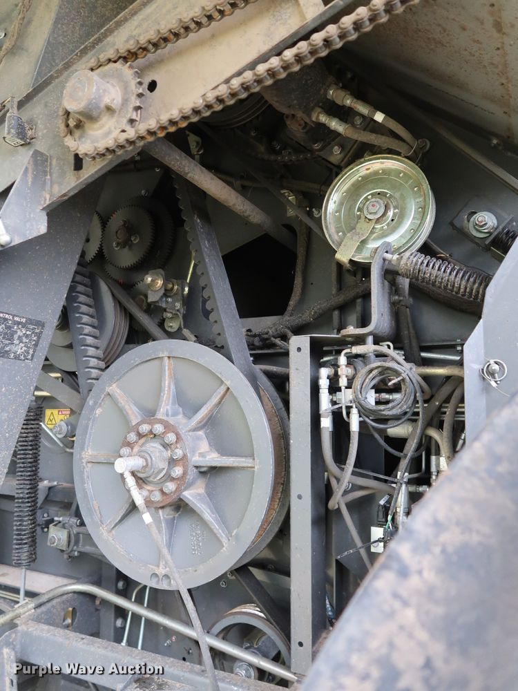 image for item DJ2411 2016 Gleaner S97 Super Series  combine