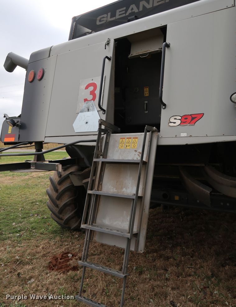 image for item DJ2411 2016 Gleaner S97 Super Series  combine