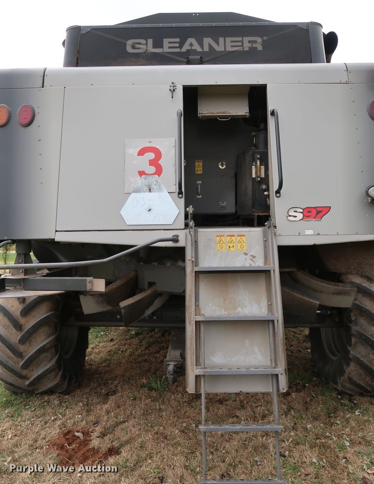 image for item DJ2411 2016 Gleaner S97 Super Series  combine