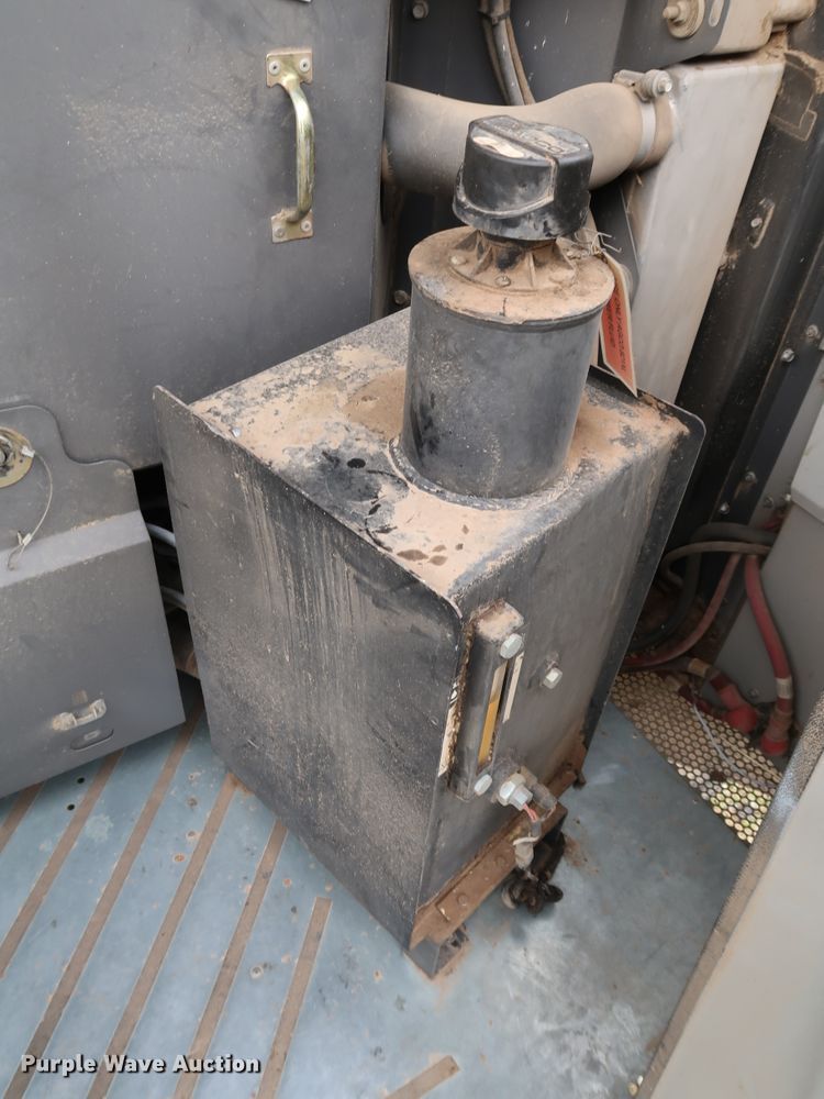 image for item DJ2411 2016 Gleaner S97 Super Series  combine