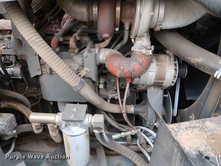 image for item DJ2411 2016 Gleaner S97 Super Series  combine