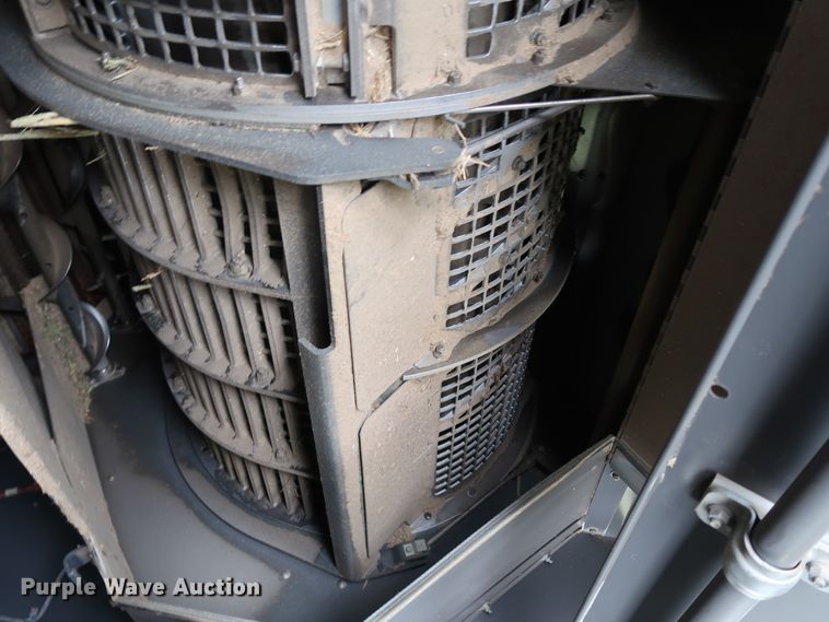 image for item DJ2411 2016 Gleaner S97 Super Series  combine