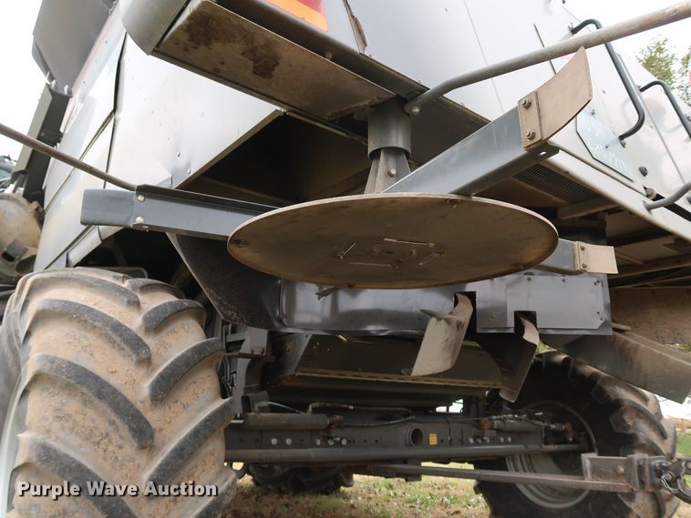 image for item DJ2411 2016 Gleaner S97 Super Series  combine