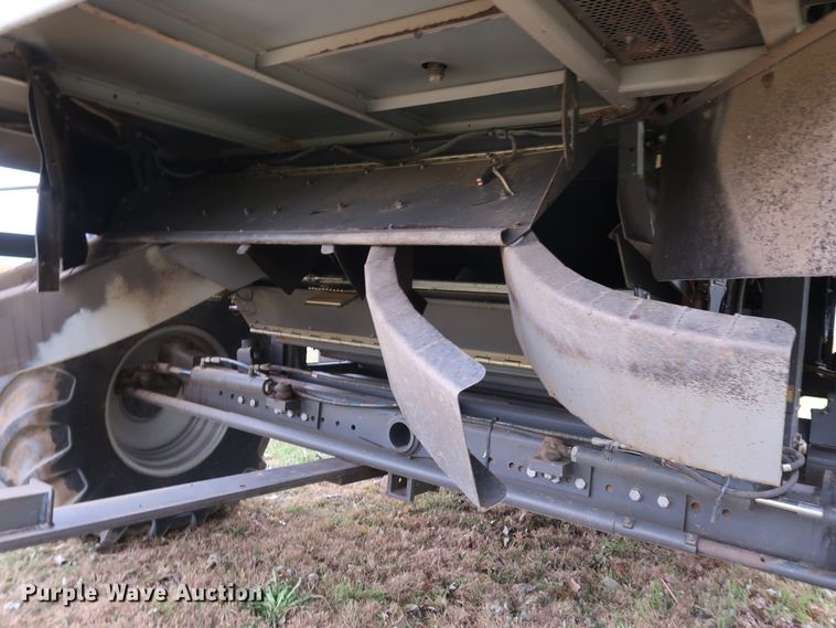 image for item DJ2411 2016 Gleaner S97 Super Series  combine