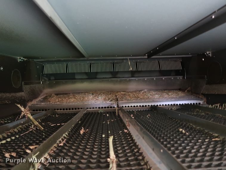 image for item DJ2411 2016 Gleaner S97 Super Series  combine